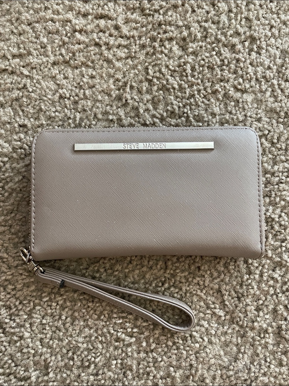 Steve Madden Beige Zip-Around Wristlet Wallet with Logo Bar
